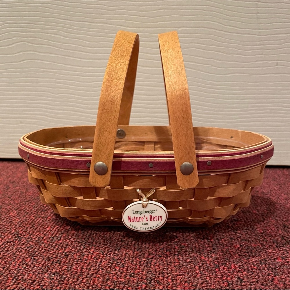 2006 Longaberger “Nature’s Berry” Tree Trimming Handcrafted Woven Basket